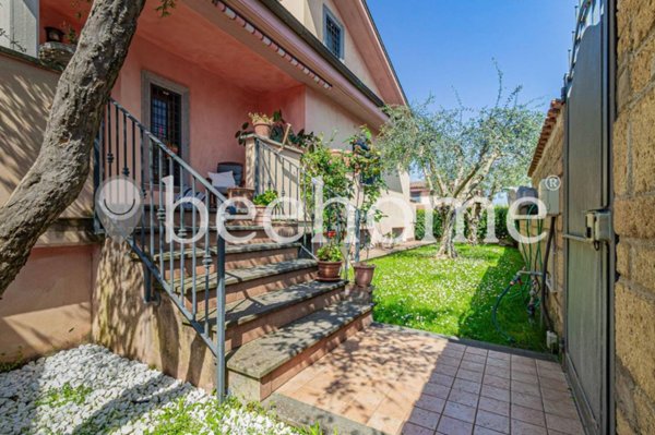 casa indipendente in vendita a Roma in zona Massimina/Casal Lumbroso