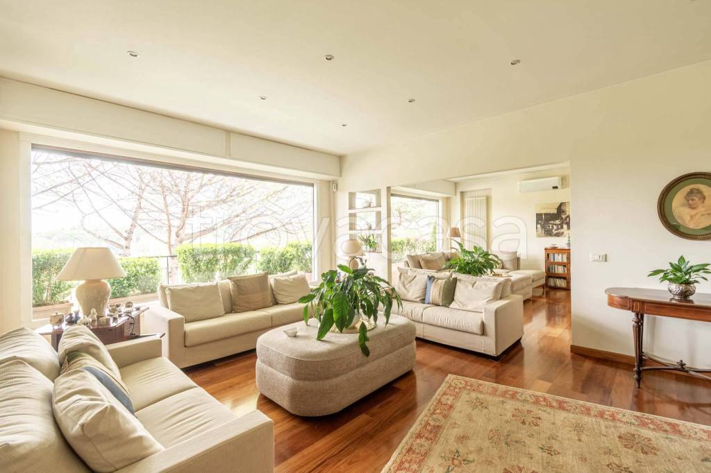 appartamento in vendita a Roma in zona EUR