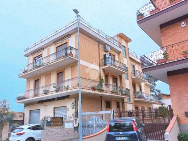 appartamento in vendita a Roma in zona Romanina