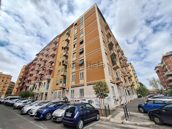appartamento in vendita a Roma in zona Prenestino-Labicano