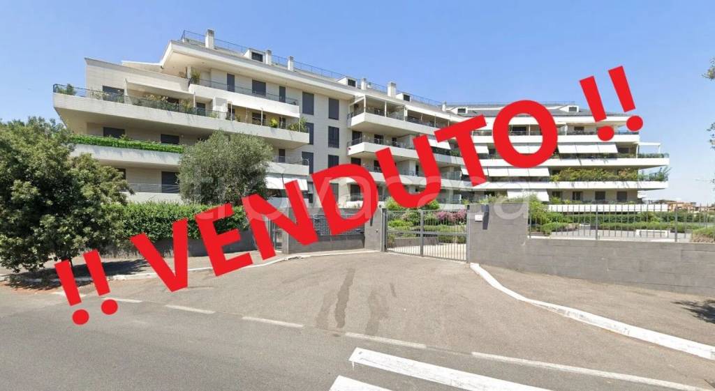 appartamento in vendita a Roma in zona Colle del Sole