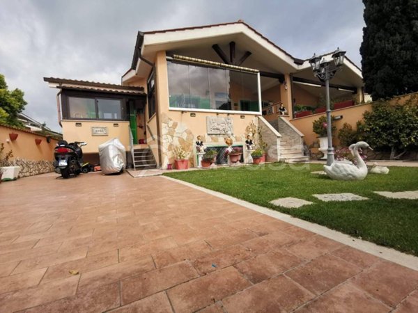 casa indipendente in vendita a Roma in zona Dragona/Bagnoletto
