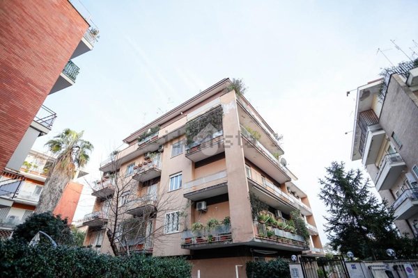 appartamento in vendita a Roma in zona Della Vittoria