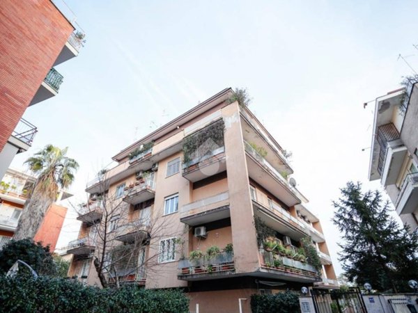 appartamento in vendita a Roma in zona Della Vittoria