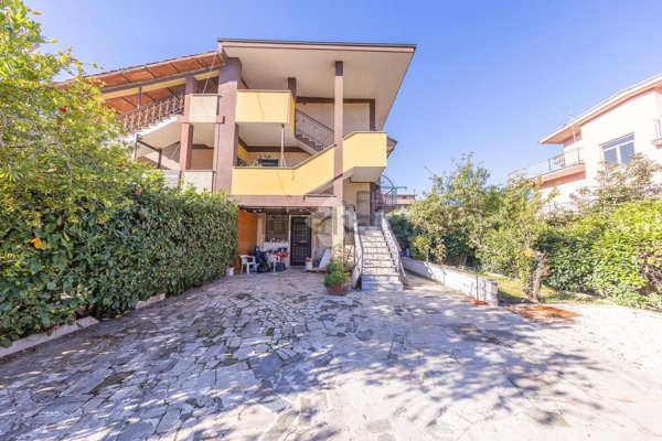 appartamento in vendita a Roma in zona Finocchio