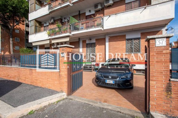 appartamento in vendita a Roma in zona Torre Maura