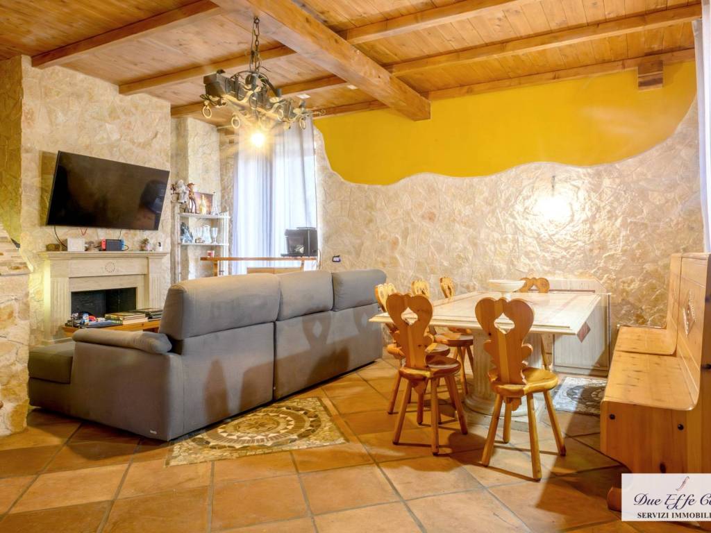 casa indipendente in vendita a Roma in zona Prenestino-Labicano