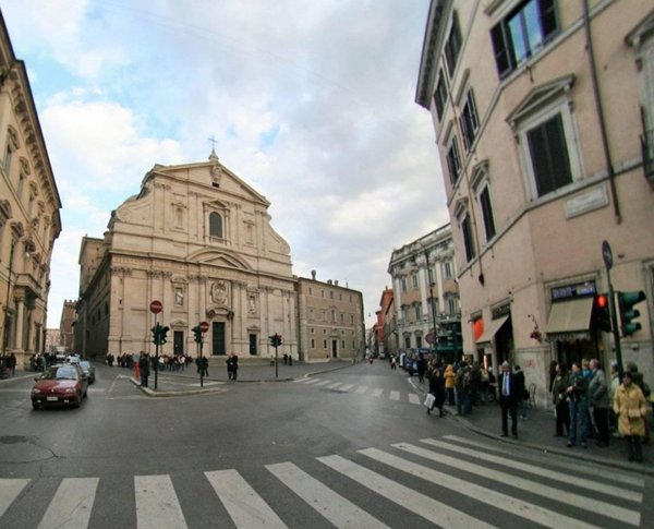 appartamento in vendita a Roma in zona Parione/Sant'Eustachio