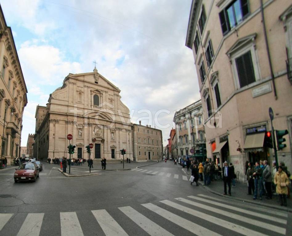 appartamento in vendita a Roma in zona Parione/Sant'Eustachio