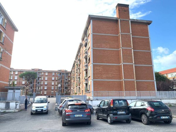 appartamento in vendita a Roma in zona Ostiense