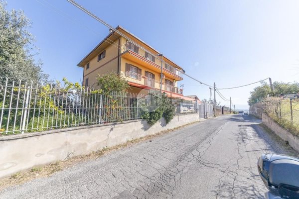 appartamento in vendita a Roma in zona Borghesiana