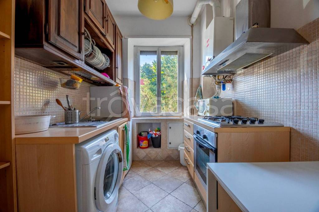 appartamento in vendita a Roma in zona Appio Claudio