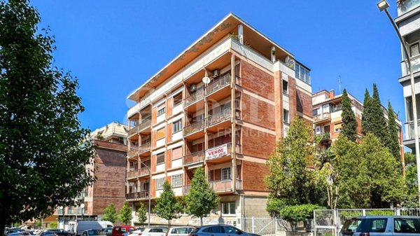 appartamento in vendita a Roma in zona Ardeatino