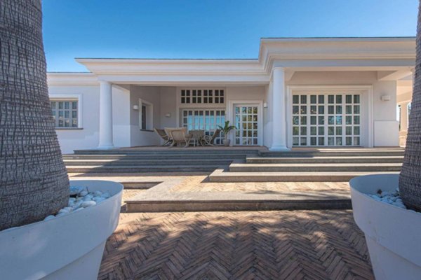 casa indipendente in vendita a Roma in zona Casal Palocco