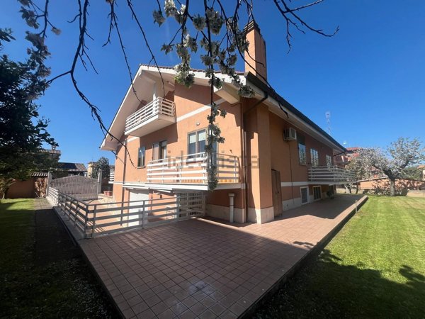 casa indipendente in vendita a Roma in zona Ottavia