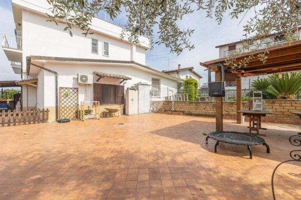 appartamento in vendita a Roma in zona Castelverde