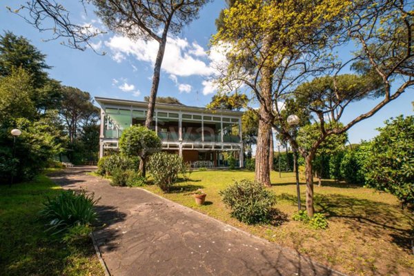 casa indipendente in vendita a Roma in zona EUR