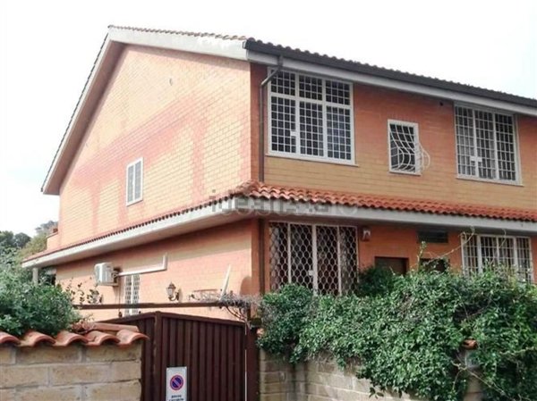 appartamento in vendita a Roma in zona Acilia