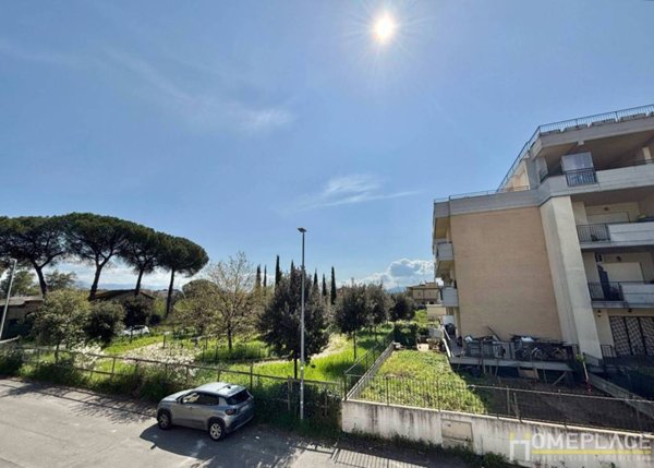 appartamento in vendita a Roma in zona Castelverde
