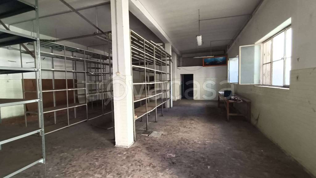 locale di sgombero in vendita a Roma in zona Ponte Mammolo