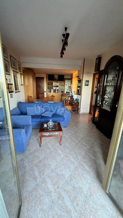 appartamento in vendita a Roma in zona Lido di Castel Fusano