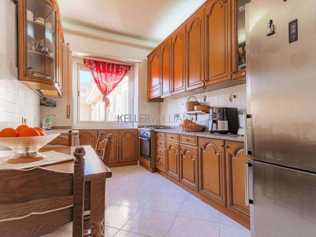 appartamento in vendita a Roma in zona Prenestino-Labicano