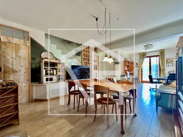 casa indipendente in vendita a Roma in zona Colle del Sole