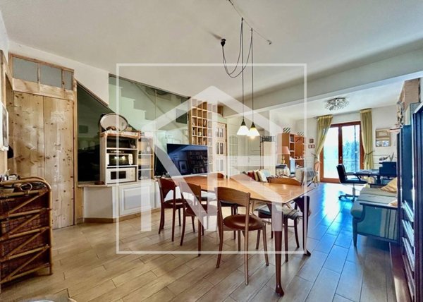 casa indipendente in vendita a Roma in zona Colle del Sole