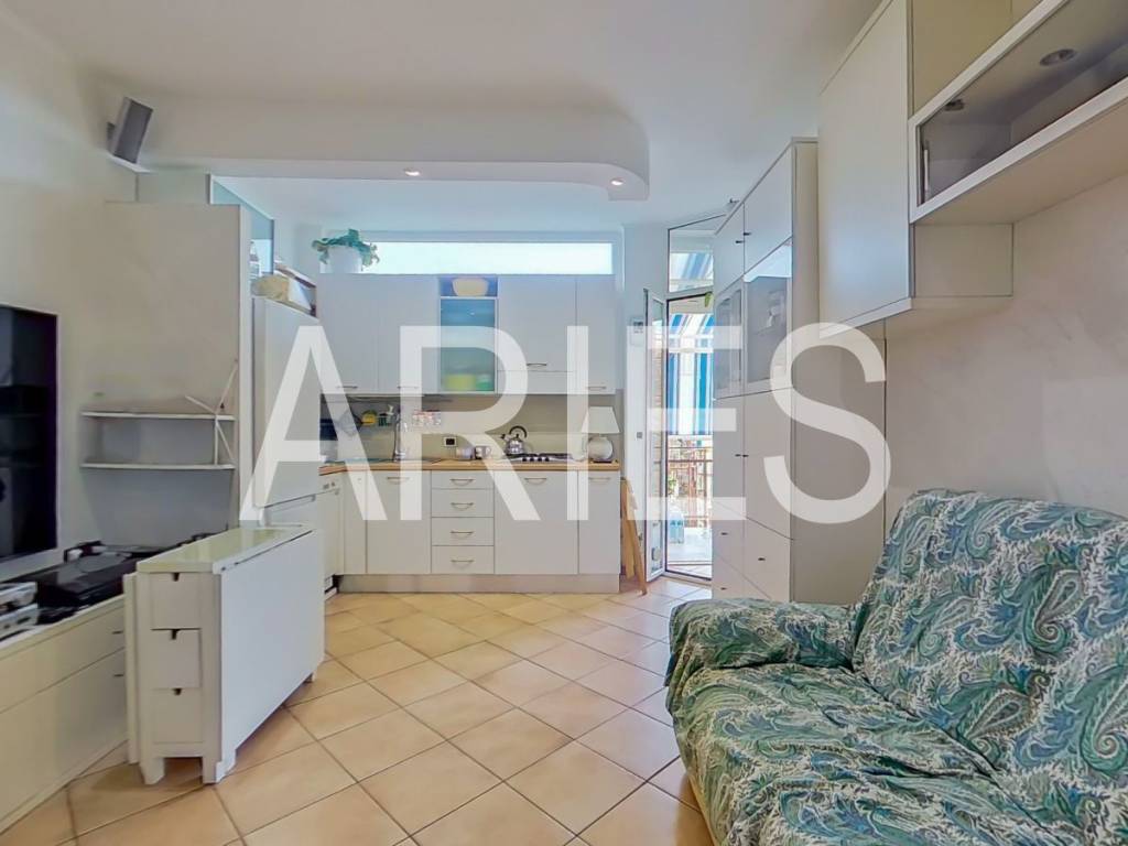 appartamento in vendita a Roma in zona Ostia