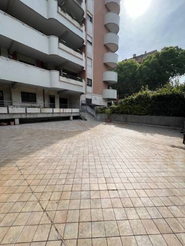 appartamento in vendita a Roma in zona Tor di Valle