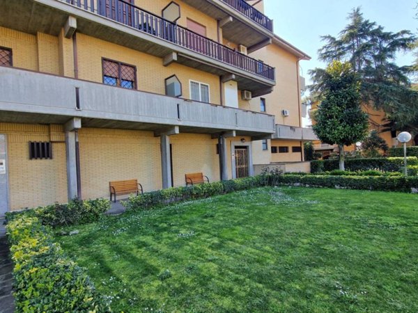 appartamento in vendita a Roma in zona Casal Morena