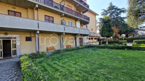 appartamento in vendita a Roma in zona Casal Morena
