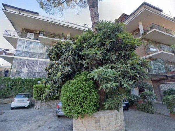 appartamento in vendita a Roma in zona Tomba di Nerone