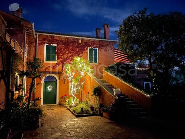 casa indipendente in vendita a Roma in zona Acilia