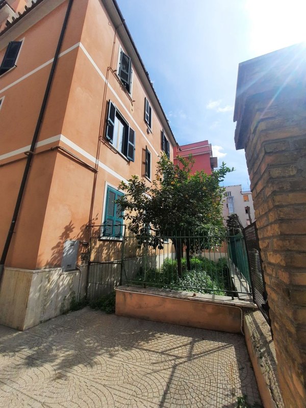 appartamento in vendita a Roma in zona Prenestino-Centocelle