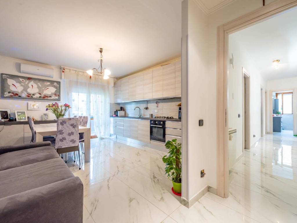 appartamento in vendita a Roma in zona Dragoncello