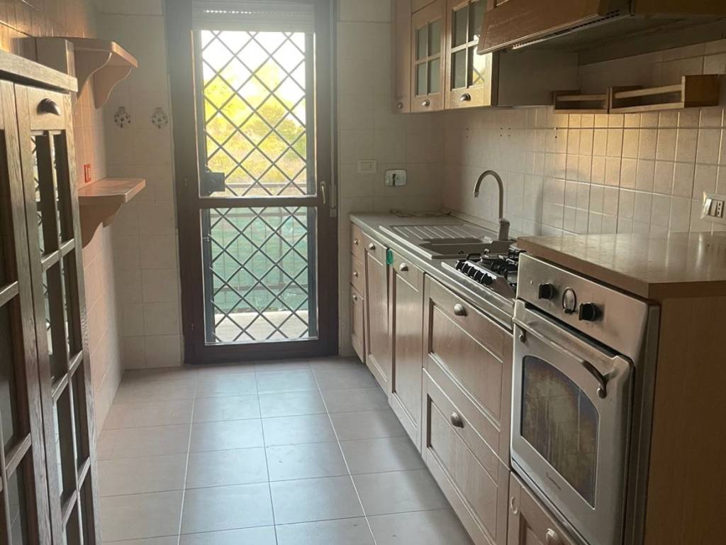 appartamento in vendita a Roma in zona Castelverde