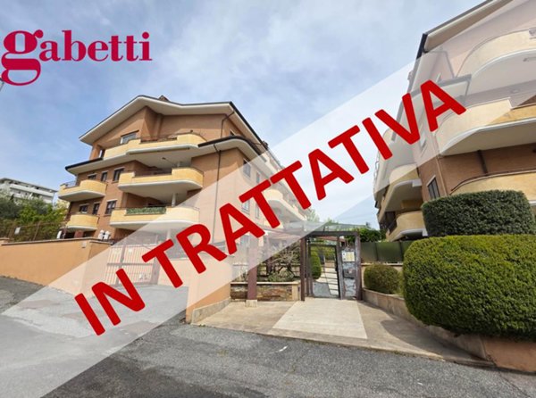 appartamento in vendita a Roma in zona Fontignani