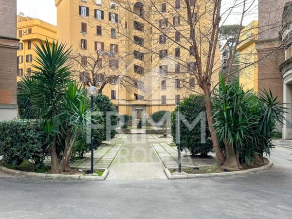 appartamento in vendita a Roma in zona Gianicolense