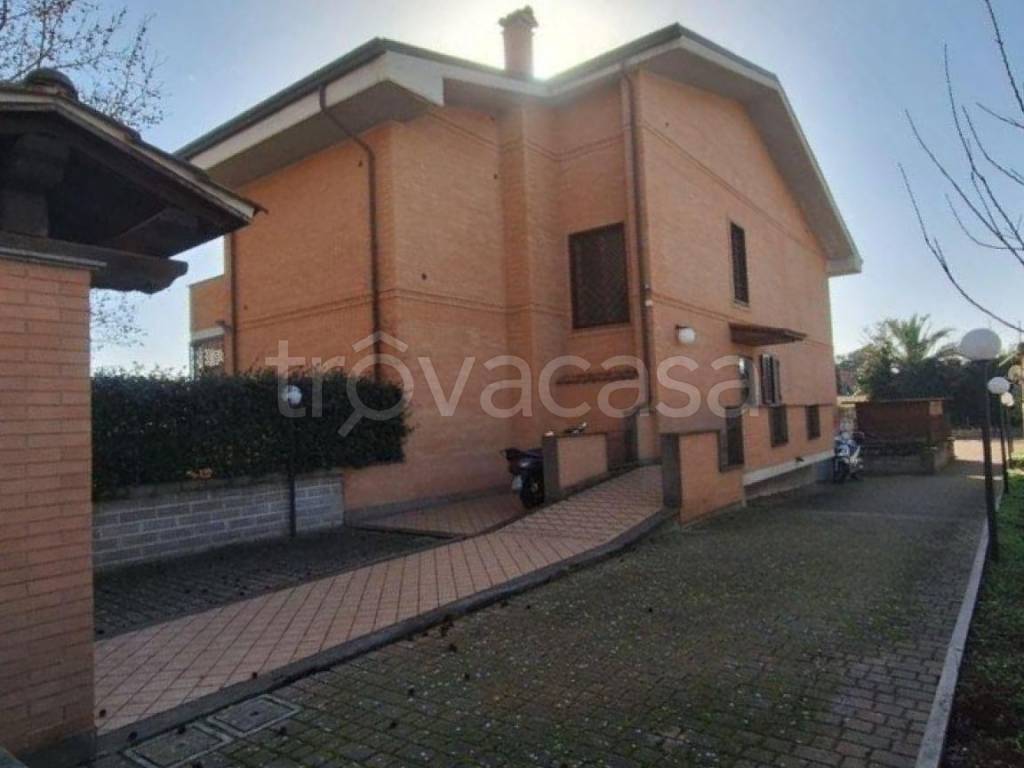 appartamento in vendita a Roma in zona Casal Morena