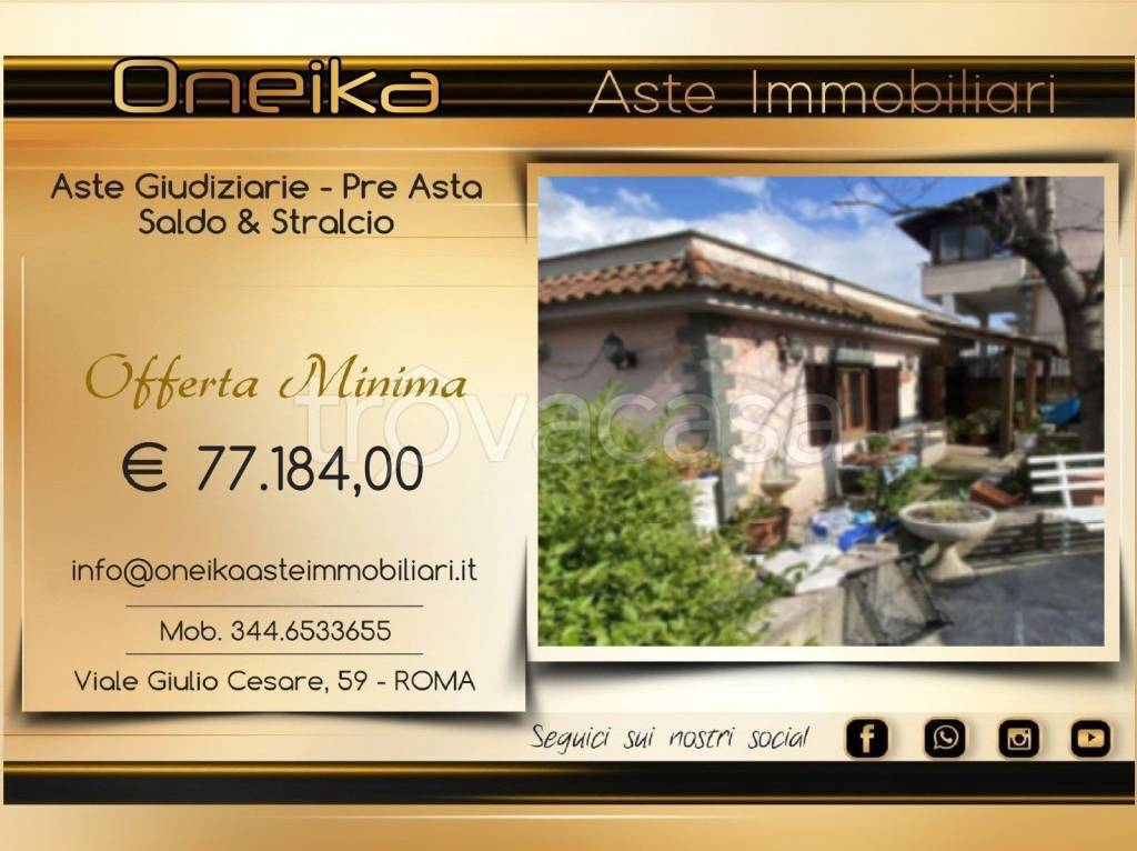 casa indipendente in vendita a Roma in zona Lago Regillo
