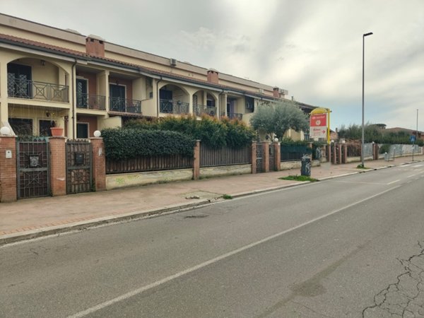 casa indipendente in vendita a Roma in zona Infernetto