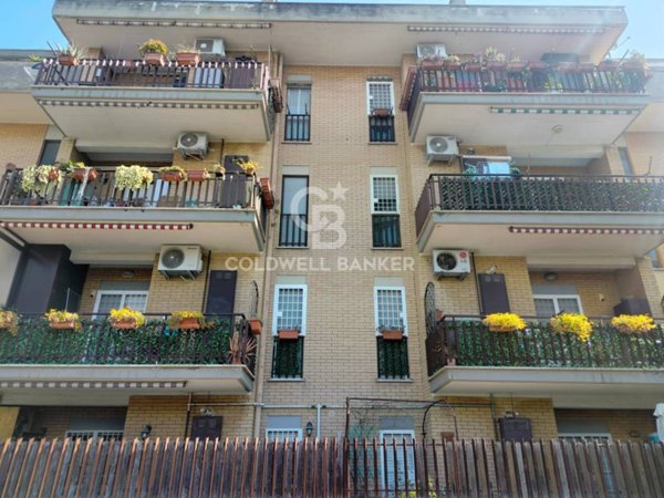 appartamento in vendita a Roma in zona Colle del Sole
