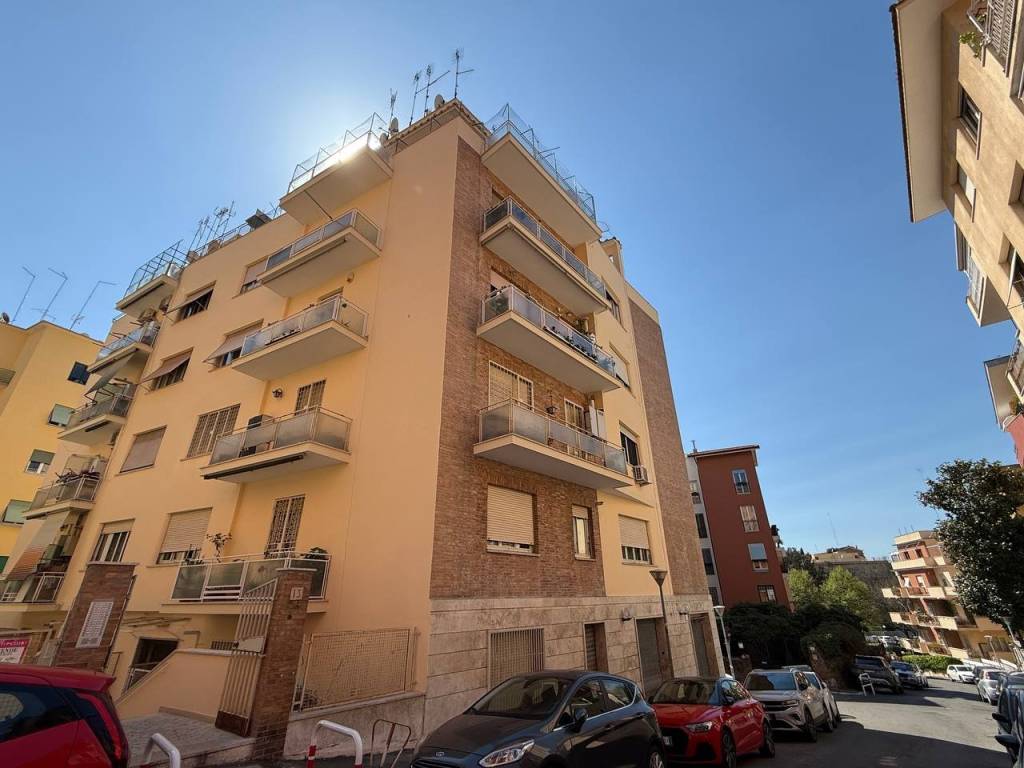 appartamento in vendita a Roma in zona Gianicolense