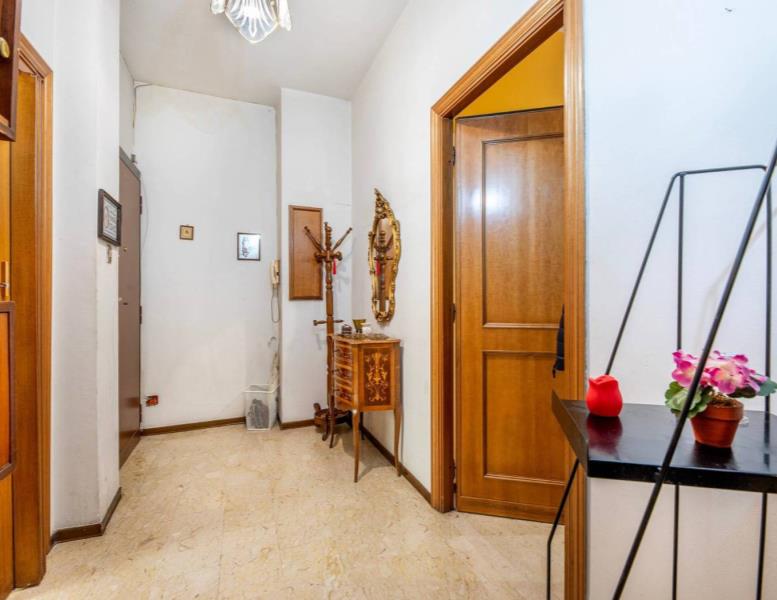 appartamento in vendita a Roma in zona Appio Latino