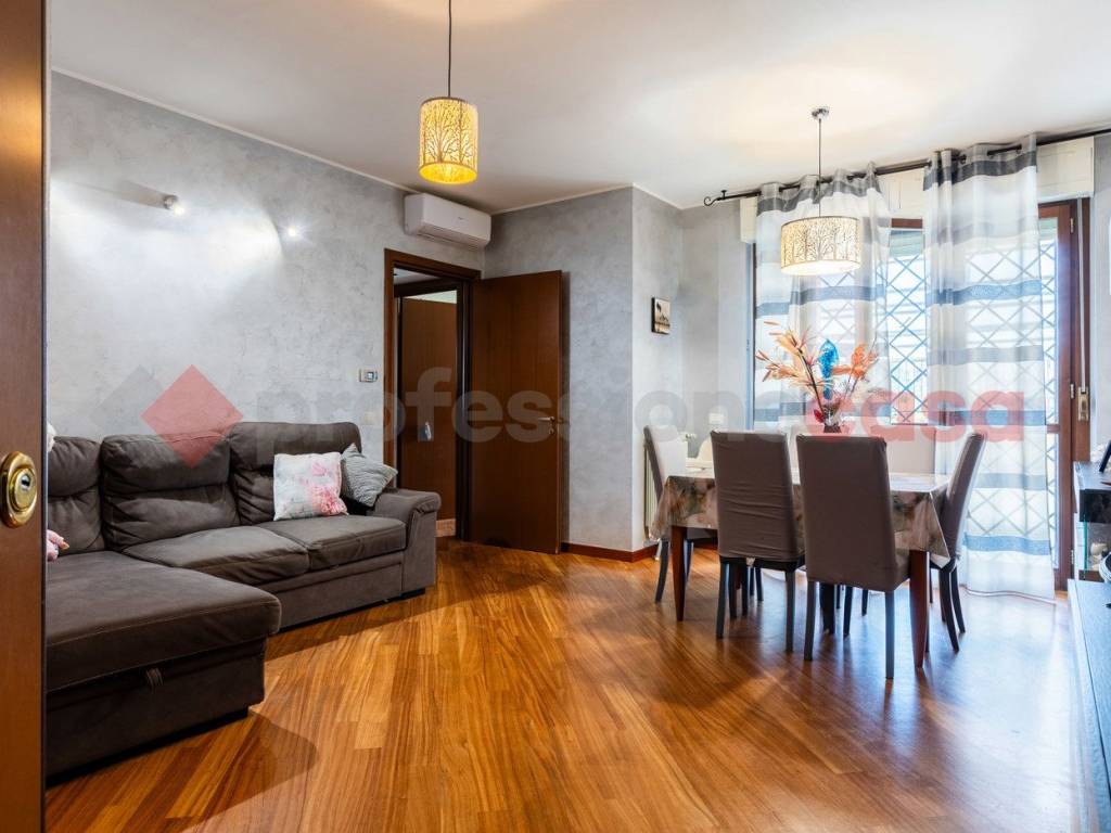 appartamento in vendita a Roma in zona Prenestino-Labicano