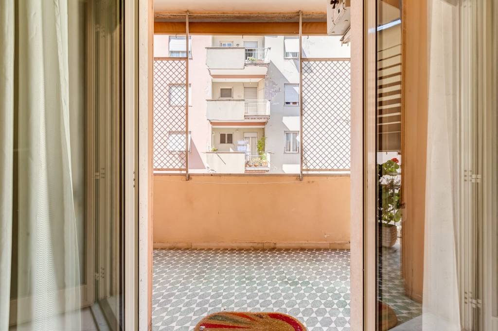 appartamento in vendita a Roma in zona Appio Latino
