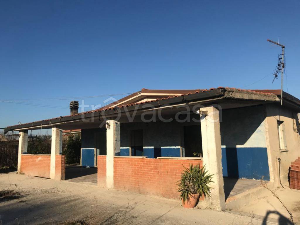 casa indipendente in vendita a Roma in zona Fosso di San Giuliano