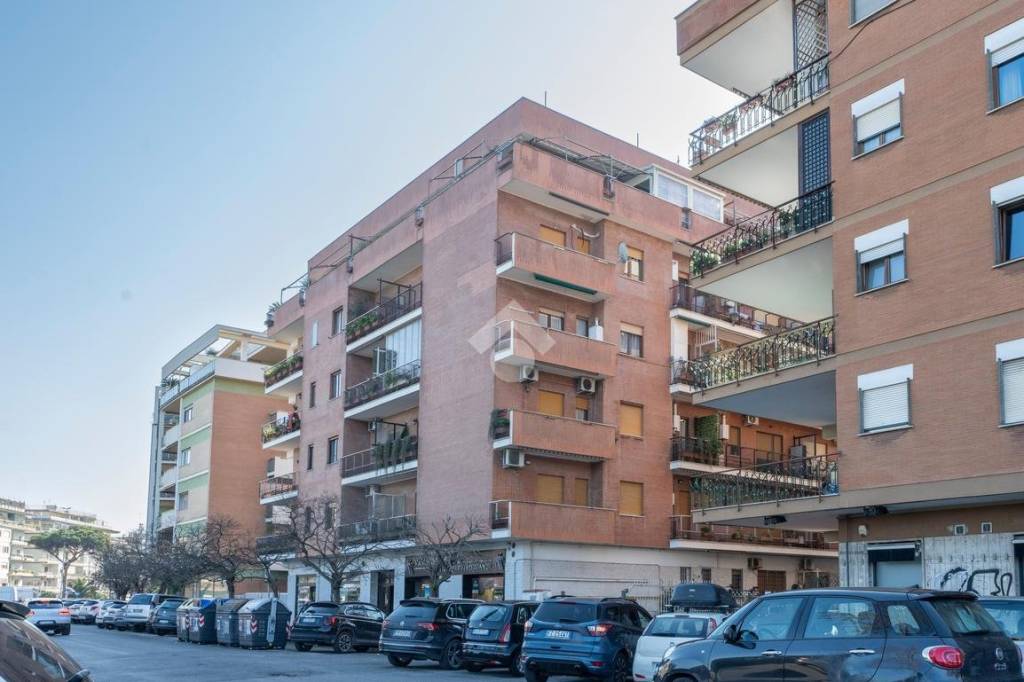 appartamento in vendita a Roma in zona Ostia