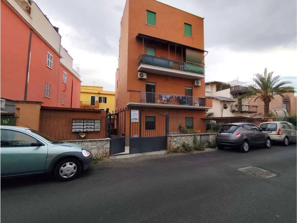 appartamento in vendita a Roma in zona Ponte Mammolo